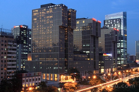 中国平安投资零售商场，跨界O2O