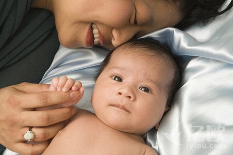 从内容细分到垂直电商,“小小包麻麻”的路“简单粗暴”