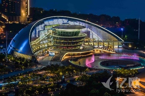 中秋|看十一位汽车互联网创业者的“华灯初上”，这很杭州！